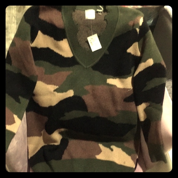 🧣 ❄️ NWT camo sweater tunic ❄️ 🧣 - Picture 2 of 8